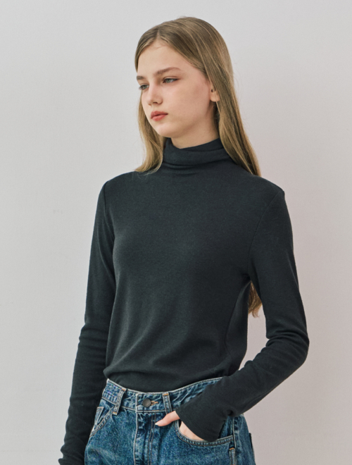 Daily angora turtleneck t-shirt - black