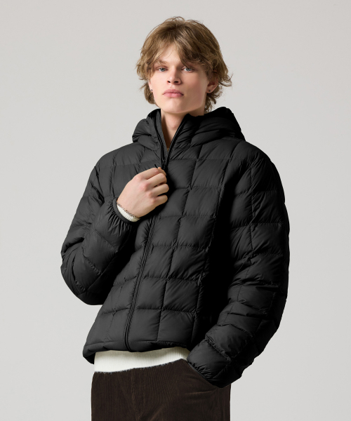 Легкий пуховик с капюшоном Comfy_Black