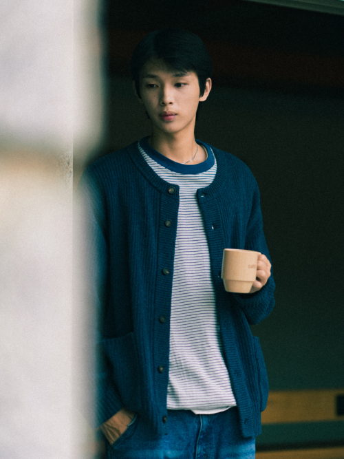 Fine Wool Roundneck Cardigan (Navy)