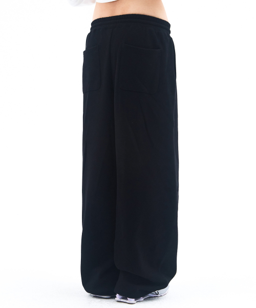 BASIC SMALL LOGO SWEAT PANTS BLACK
