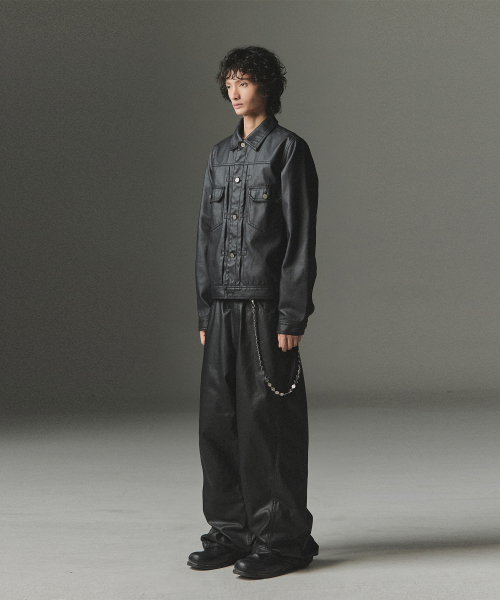 Coated Curved Pants - Black