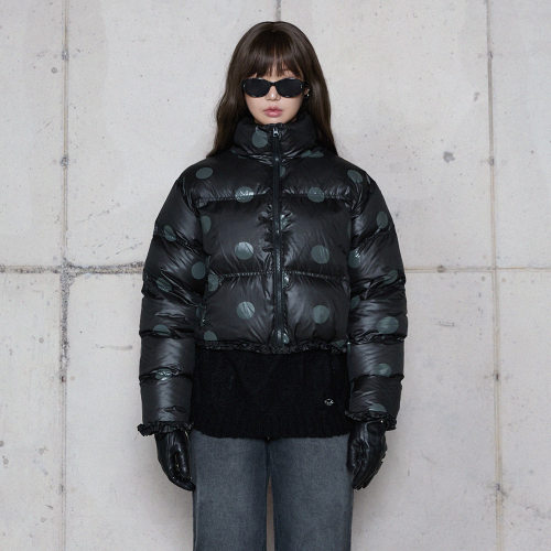 Укороченный пуховик в горошек DOT CROPPED DOWN JACKET BLACK BR4NZ002