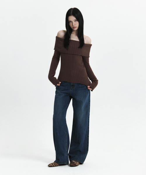 C ASYMMETRIC OFF-SHOULDER KNIT TOP_BROWN