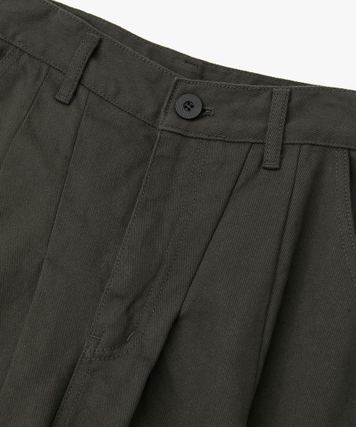 tuck pants brown