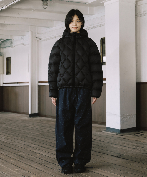 DIAMOND QUILTED DUCK DOWN, BLACK
