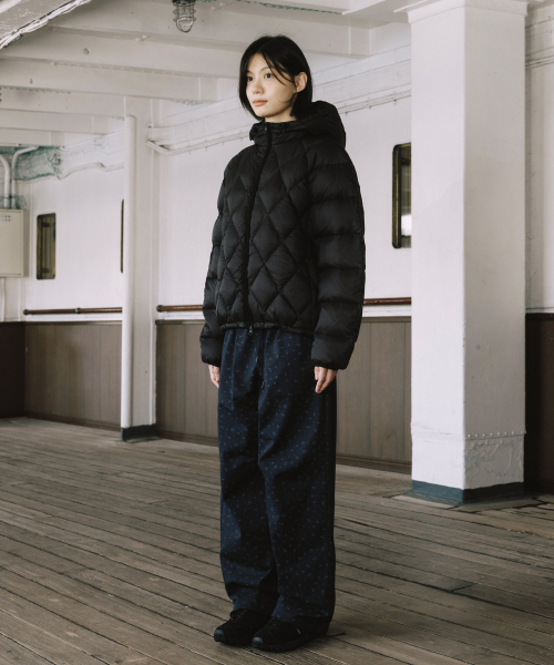 DIAMOND QUILTED DUCK DOWN, BLACK