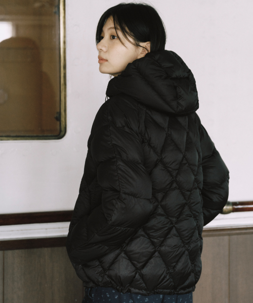 DIAMOND QUILTED DUCK DOWN, BLACK