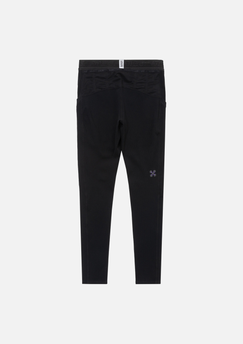 (black)