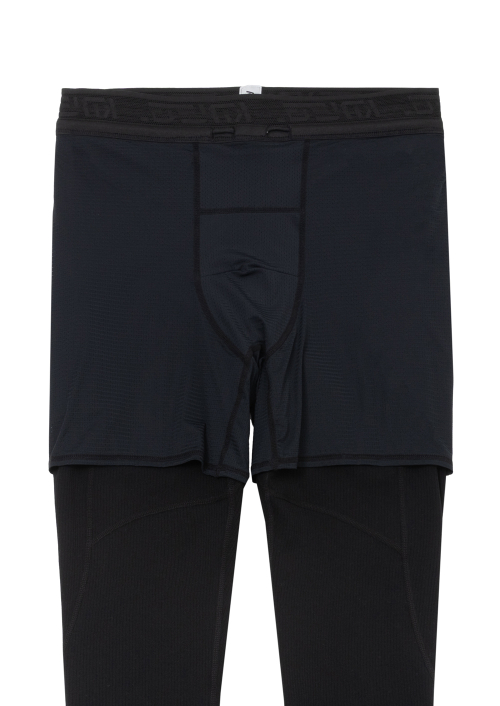 (black)