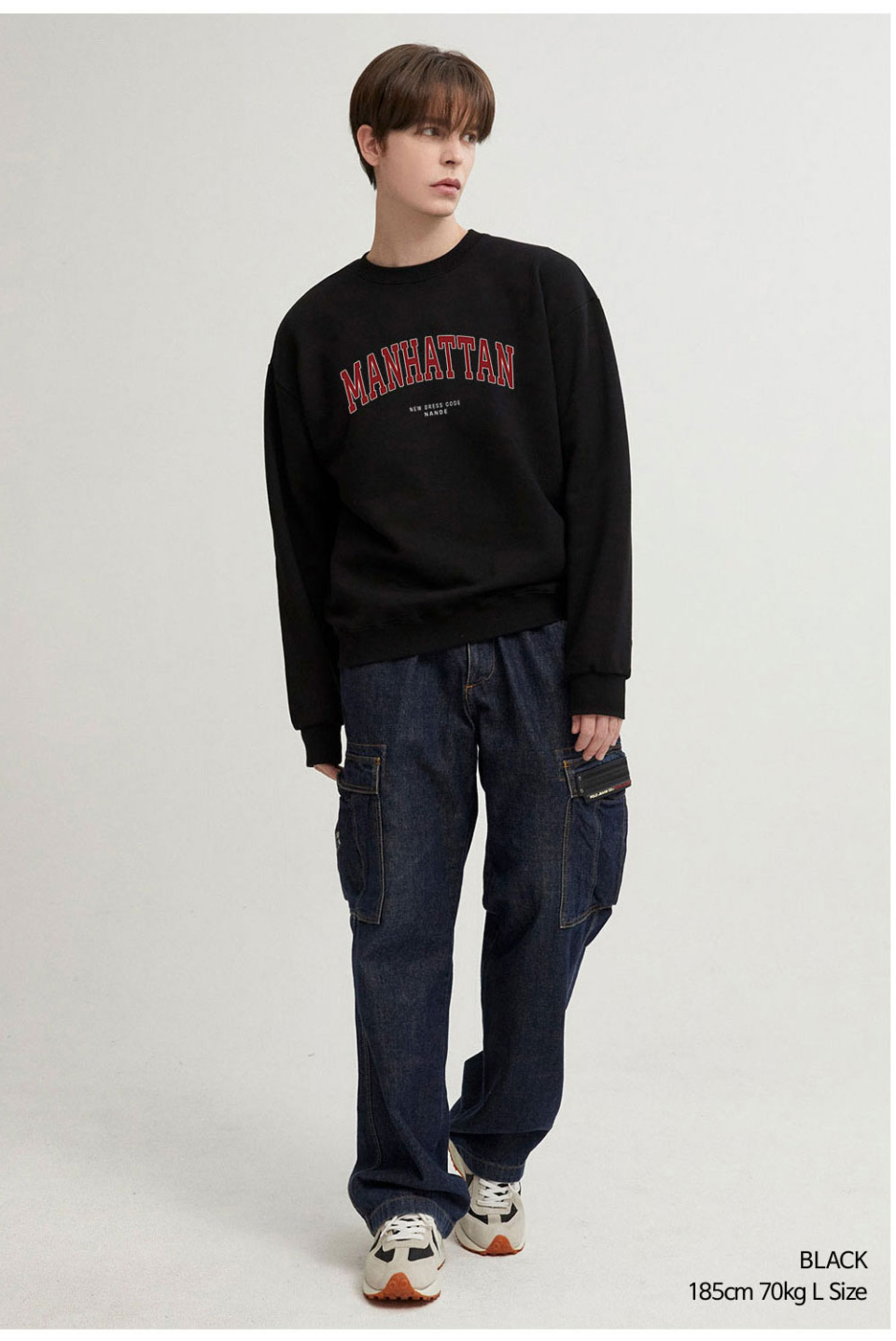 블랙색상옷을 입은 남자 사진