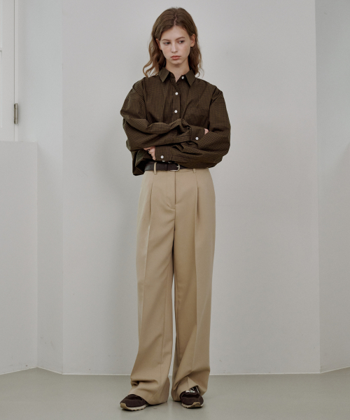 Modern One-Tuck Wide Slacks Beige