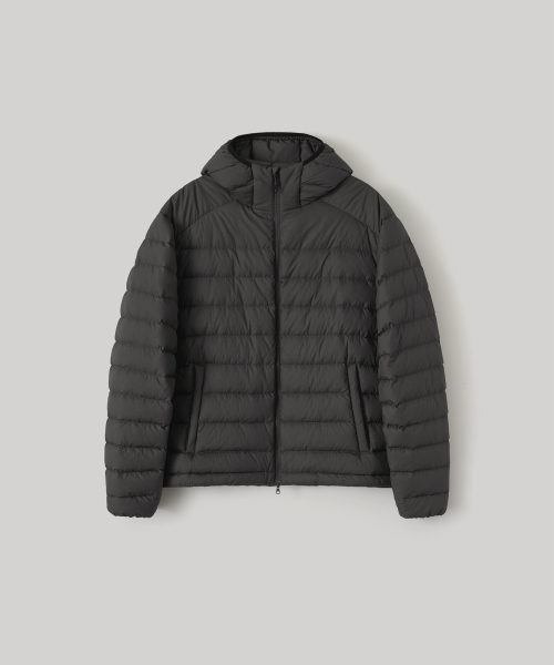 Cloudy Paneled Down Jacket (Almost черный)