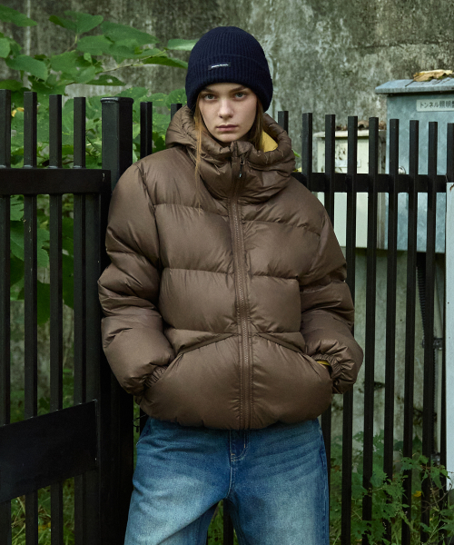 Плотный двухцветный пуховик The Calm MPJ111 [BROWN]