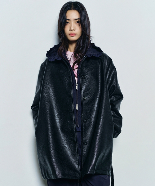 VINTAGE TEXTURED LEATHER BELTED COAT_BLACK