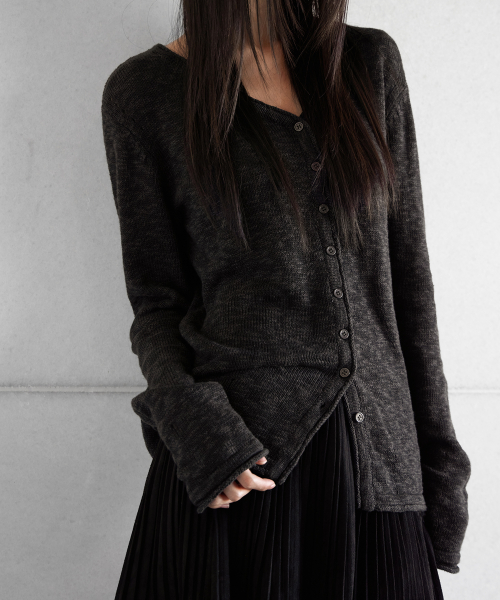 BOKSASH PENDANT V-NECK CARDIGAN, BLACK
