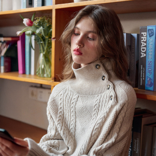 SR_Placket turtleneck cable knit