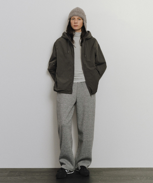 Warmth hooded zip-up