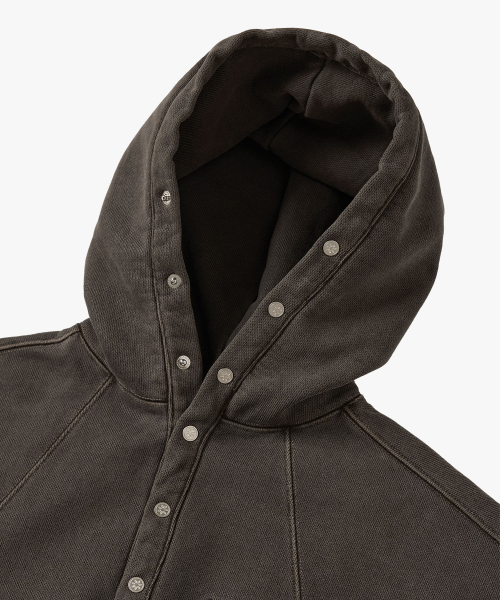 Плотное худи на пуговицах с пигментным окрасом Charcoal Brown : RADIANT154
