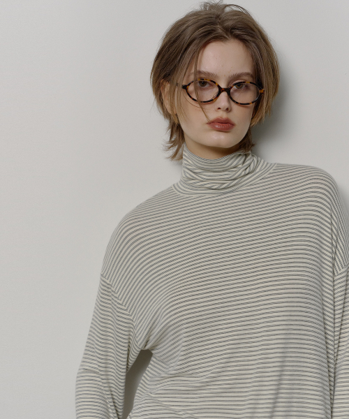 STRIPE TURTLE NECK LONG SLEEVE (IVORY)