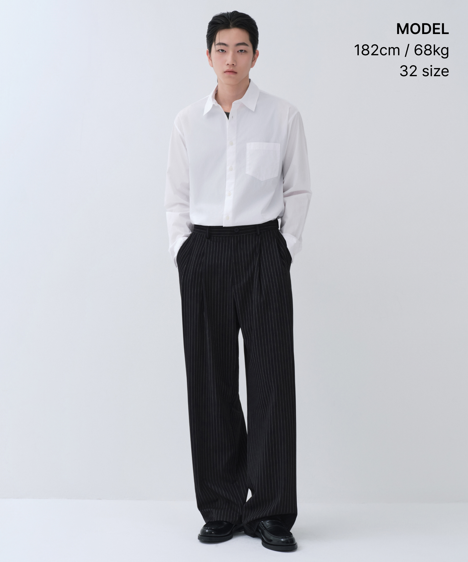STRIPED EXTRA WIDE TWO-TUCK HIDDEN BANDING SLACKS [BLACK]