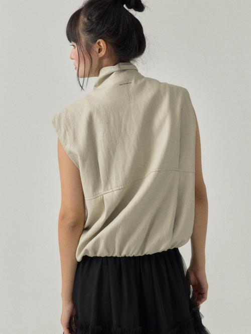 High Neck Faux Leather Vest with Lace Zip_Cream