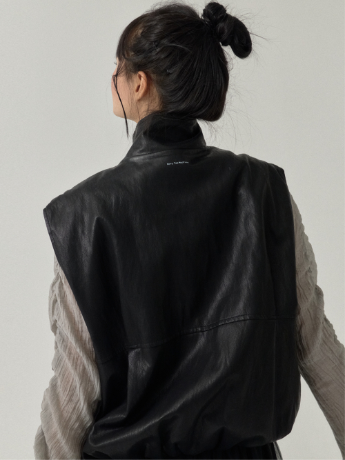 High Neck Faux Leather Vest with Lace Zip_Black