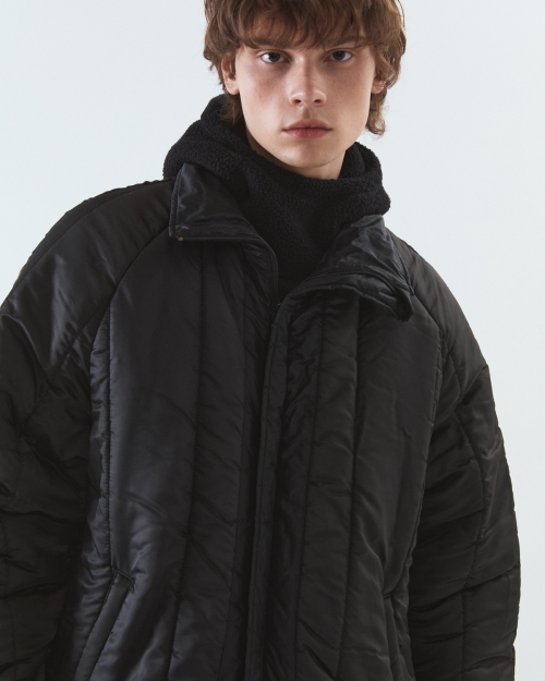 Reversible half long padded jumper / BLACK