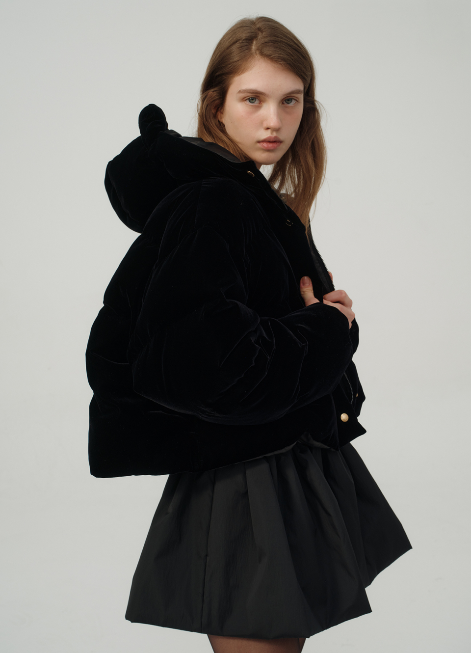 더바넷(THEBARNNET) Little Black Velvet Goose Puffer Jacket 