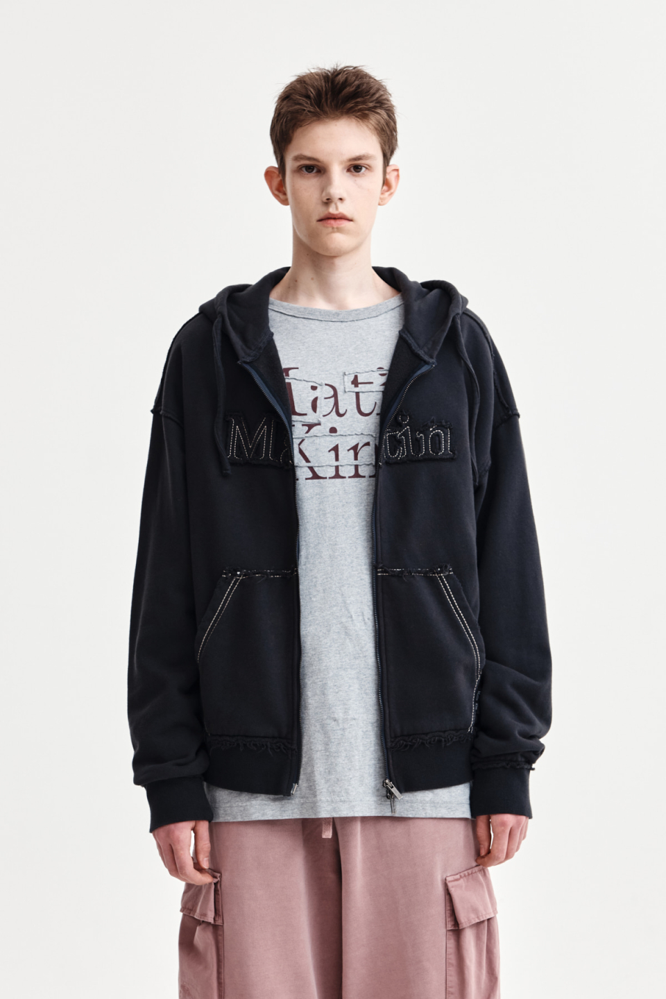 MUSINSA公式 | MATIN KIM RAW CUT APPLIQUE HOODY ZIP UP IN CHARCOAL