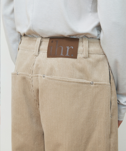 Вельветовые брюки с заклепками / Beige
