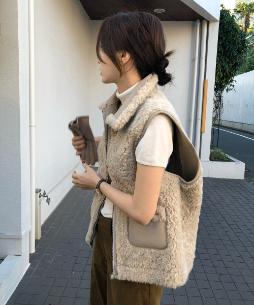 REVERSIBLE MUSTANG VEST (BEIGE)