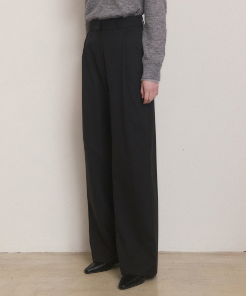 Winter pintuck straight fit slacks - black