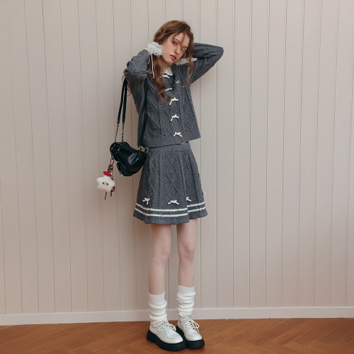 Cest_Bow cable doll collar cardigan