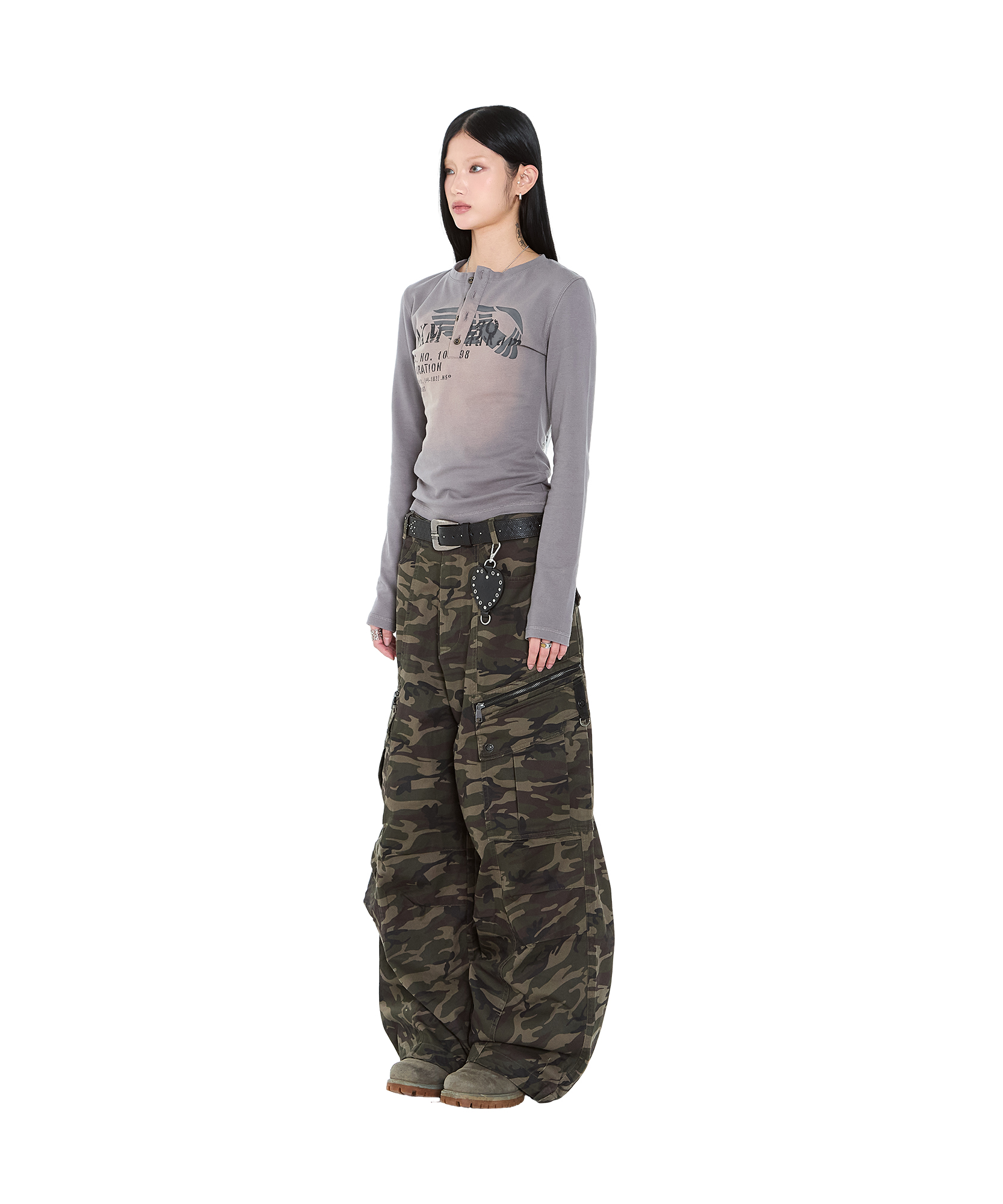 Knee Pin-Tuck Camo Zippered Cargo Pants (Khaki)