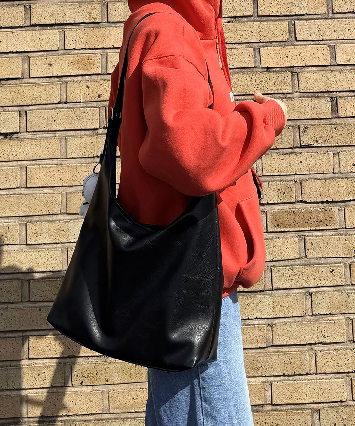Сумка через плечо кожаная Loose Fit, Black