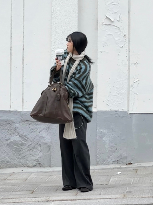 Stripe Fuzzy Knit (2c)