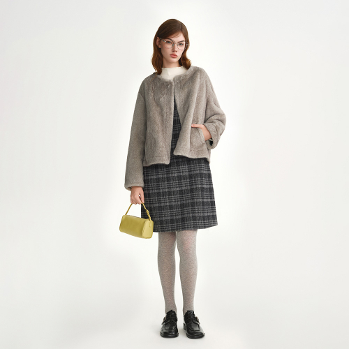 AR_Soft faux fur jacket