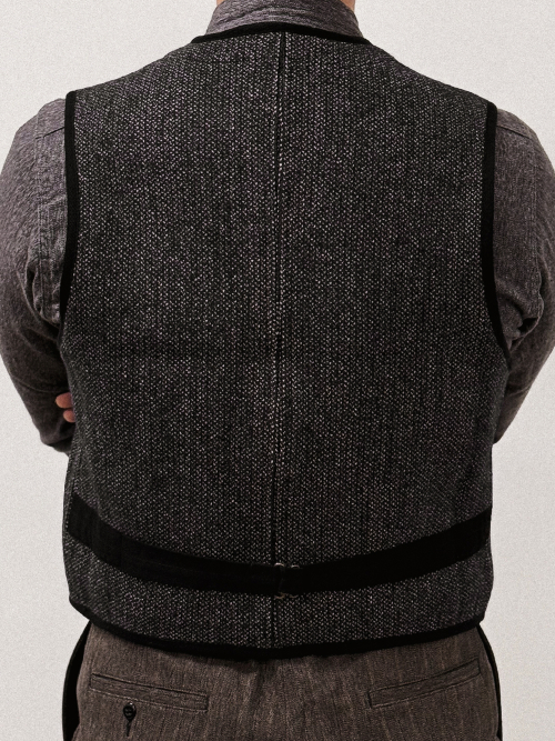 lot. 324 Brown Vest