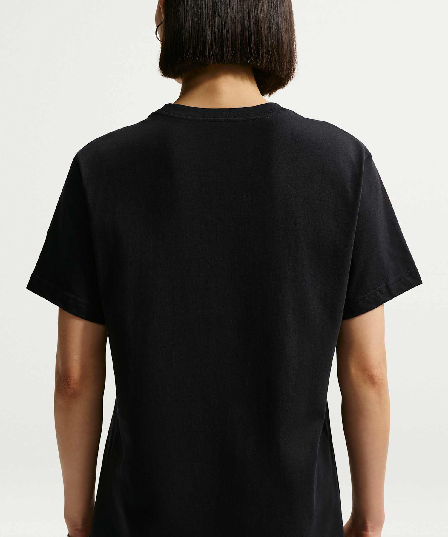 W NSW CLASSIC SS TEE - BLACK/(WHITE)