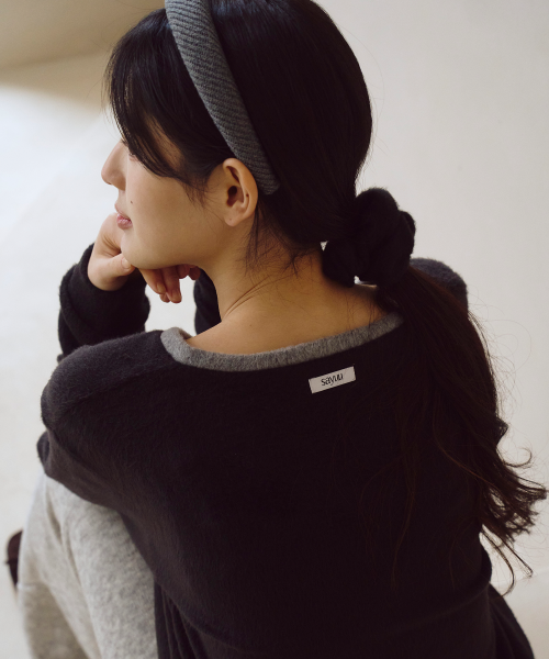 V-neck Pullover Black