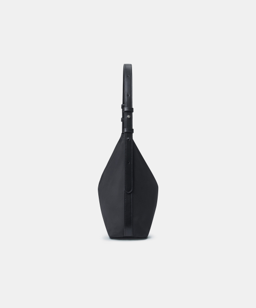 WOMENS NYLON HOBO BAG [BLACK]