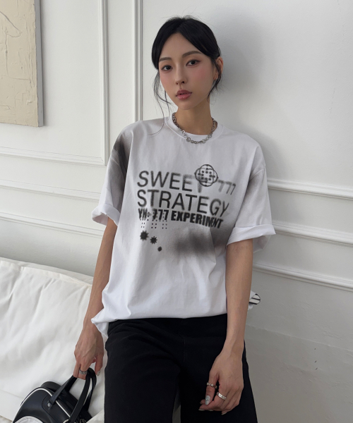 SWEET GRAPHIC T-SHIRTS_WHITE