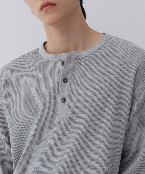 WAFFLE HENLEY NECK LONG SLEEVE T-SHIRT [MEDIUM GREY]