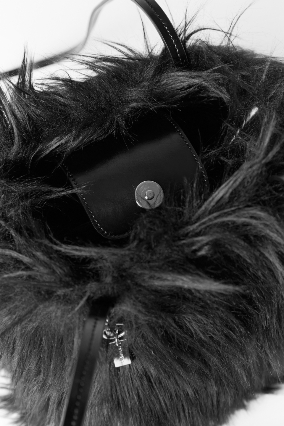 LOUISE FAKE FUR SHOULDER BAG - 3 COLORS