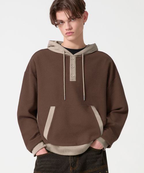Худи вафельной вязки Henley с контрастной отделкой, Brown