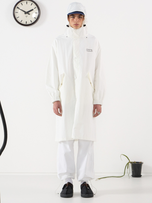WHITE HOODED COAT