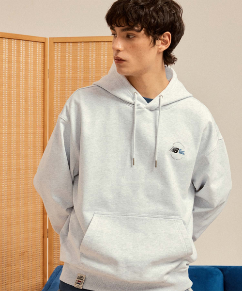 NBN0G2A013 / UNI NB капюшонтее (LIGHT GRAY)