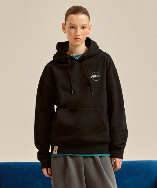 NBN0G2A013 / UNI NB капюшонтее (BLACK)