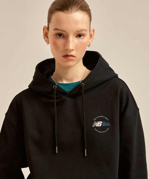 NBN0G2A013 / UNI NB капюшонтее (BLACK)