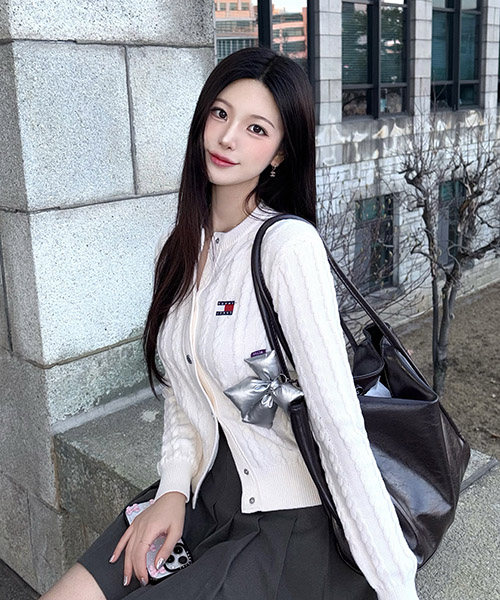 TOMMY JEANS